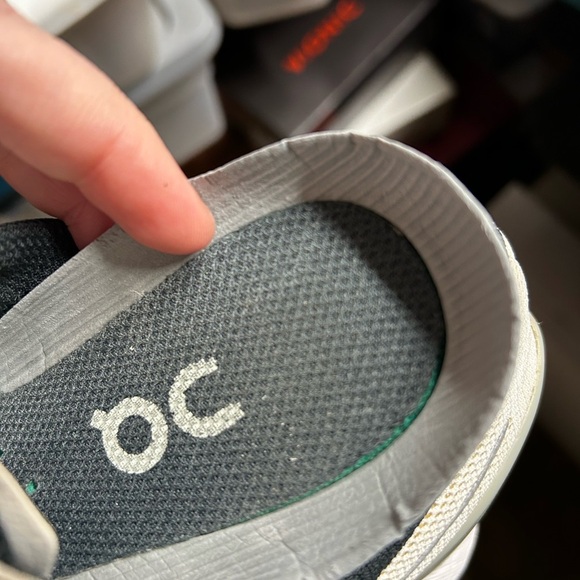 ON Cloudsurfer Glacier/Black Womens 10.5 Grey Black White Preowned - Picture 14 of 15